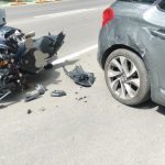 Accident la Pitesti Motociclist lovit de masina spitalizat