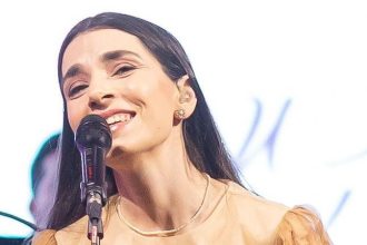 Alexandra Uzurelu recital in Pitesti la Teatrul Vara Gheorghe Zamfir