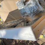 Barbat prins cu 53 kg de droguri in canapea