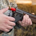 Barbat retinut dupa ce a impuscat cainele vecinului