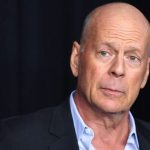 Bruce Willis nu mai poate vorbi citi si mergi