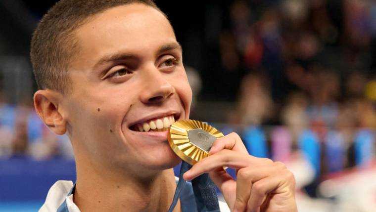 Din ce este facuta medalia de aur a lui David Popovici