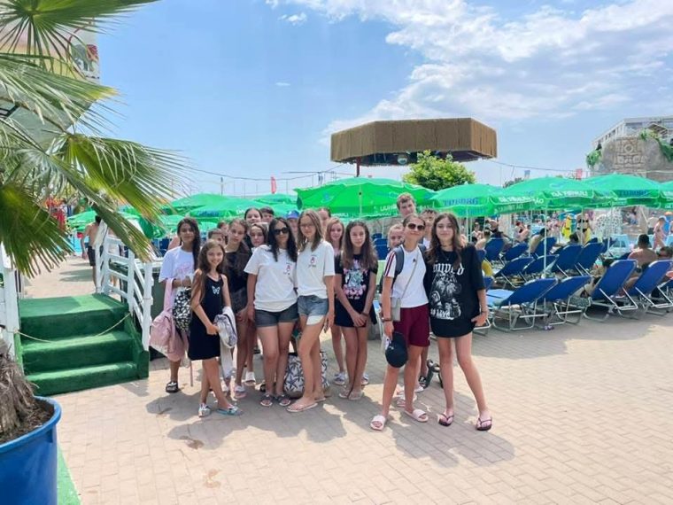 Elevii merituosi din Bascov o saptamana la mare