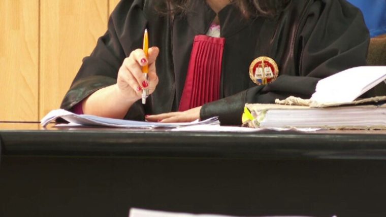 Magistratii nu vor mai iesi la pensie la 48 de ani