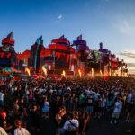 Mai multi adolescenti au strigat Ceausescu la festivalul Beach Please Reactia IICCMER