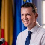 Ministrul Apararii Ionut Mosteanul dialog viu cu o colega Ce nesimtit esti