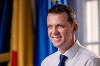 Ministrul Apararii Ionut Mosteanul dialog viu cu o colega Ce nesimtit esti