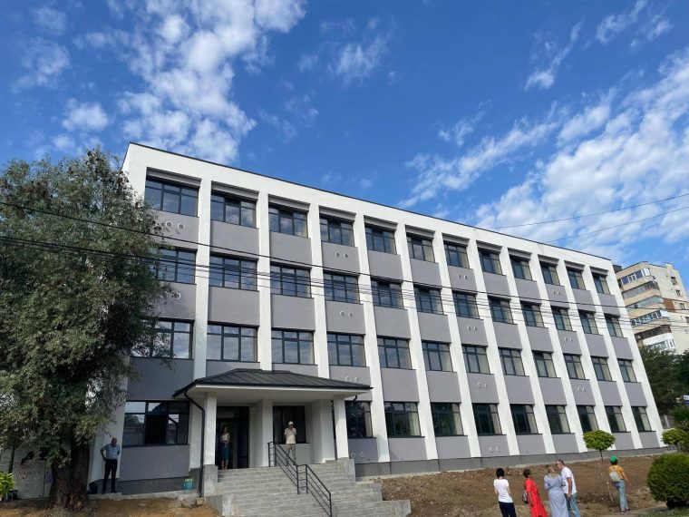 Piteti Scoala Tudor Musatescu modernizata complet