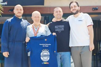 Restaurantul Sibiceanu si Paraclisul Universitar l au premiat pe dr Adrian Tase pentru contributii comunitare