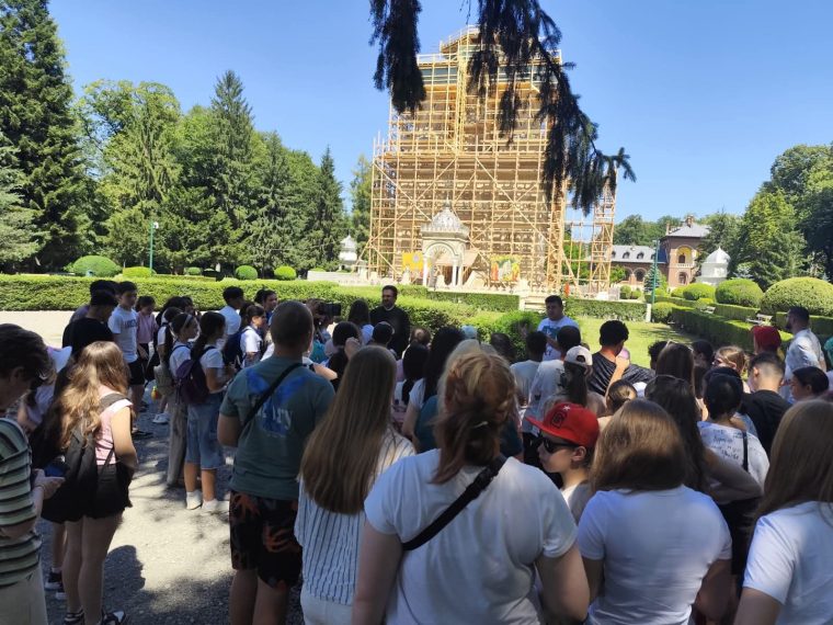 Slujba in memoria regilor la Catedrala Curtea de Arges