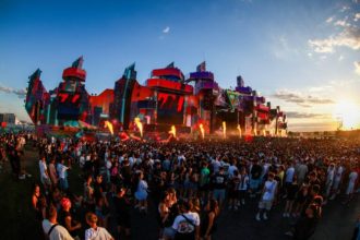 plangere penala pentru o melod ie cantata la beach please