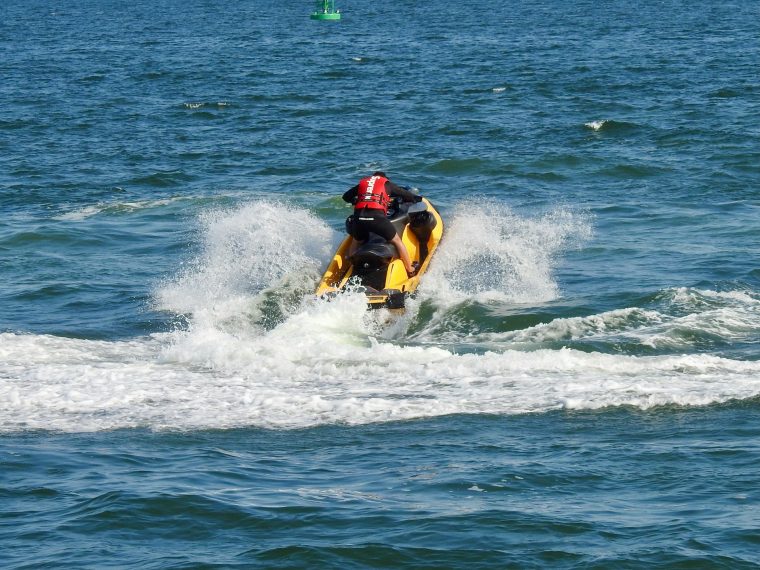 tragedie pe plaja gostinu doi tineri s au inecat salvand copilul