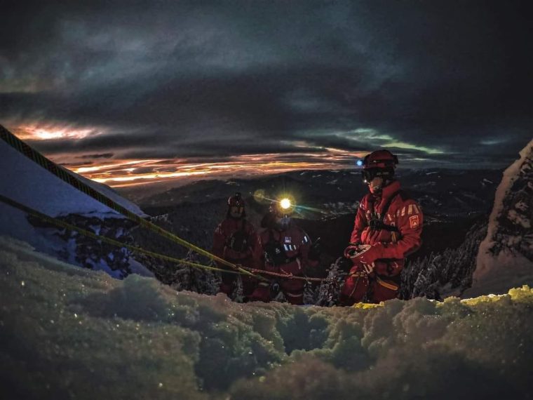 11 persoane inclusiv sapte copii s au ratat pe munte