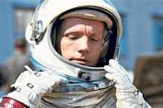 25 august 2012 A murit Neil Armstrong astronautul lunii