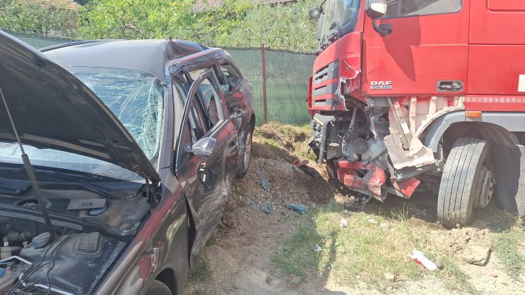 Accident in Arges la Cetateni doi raniti