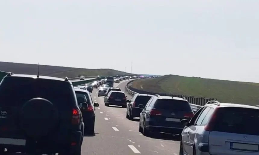 Aglomeraie pe drumurile montane i de litoral dupa minivacanta de Sfanta Maria