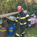 Arges Casa in flacari butelii evacuate de pompieri