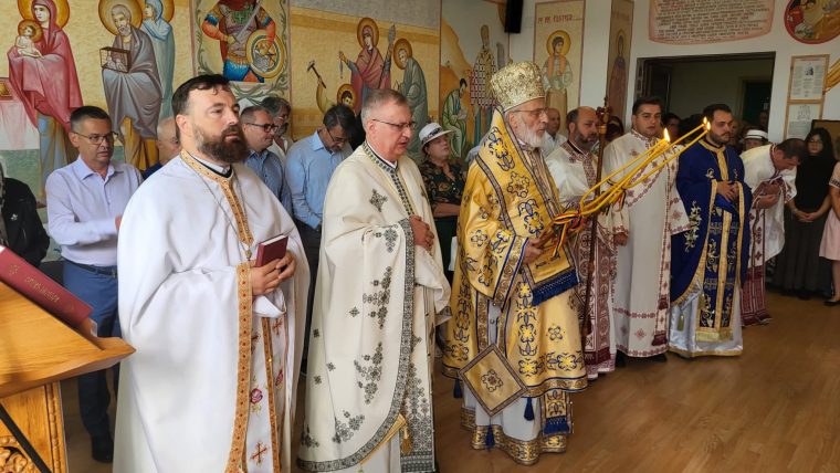 Arhiepiscopul Calinic a sfintit Icoana Maicii Domnului