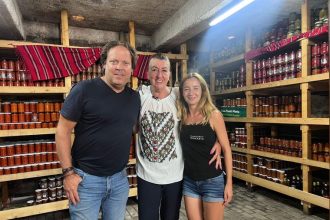 Charlie Ottley se intoarce la Tanti Maria