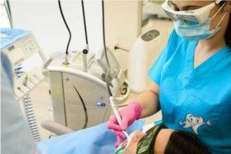 Clinica de medicina dentara Dr TEO Zambim impreuna Sangerari gingivale la periaj