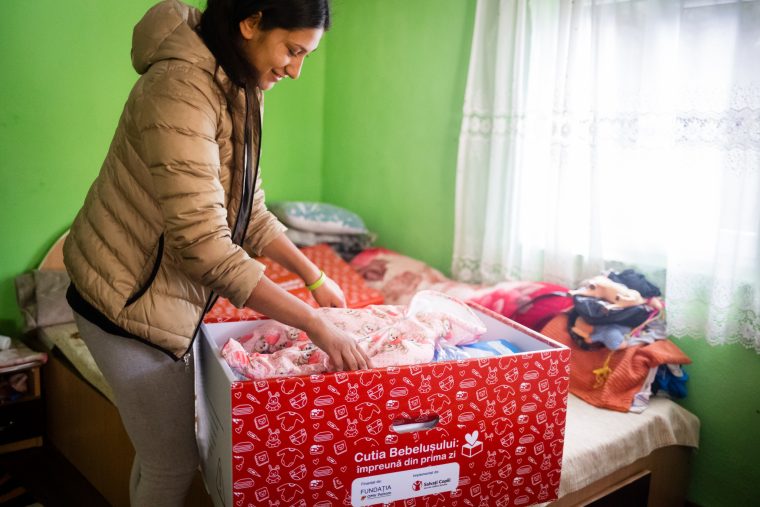 Cutia Bebelusului ajunge la 400 de mame din Arges