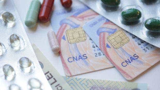 Detinutii primesc asistenta medicala gratuita pensionarii platesc CASS