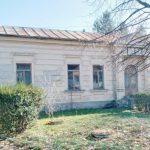 Din 11 scoli publice Campulungul a ramas cu 4