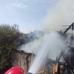 Fanar in flacari la Izvoru Arges panic pentru un barbat