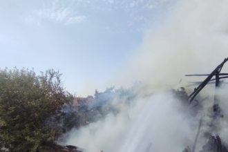 Fanar in flacari la Izvoru Arges panic pentru un barbat