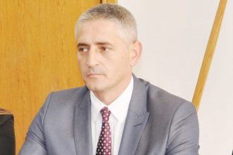 Generalul Tudosoiu explica comasarea scolilor din Arges