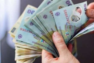 Guvernul pregateste reducerea salariilor cu 30 si concedieri