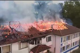 Incendiu devastator la o cladire pe depozitelor