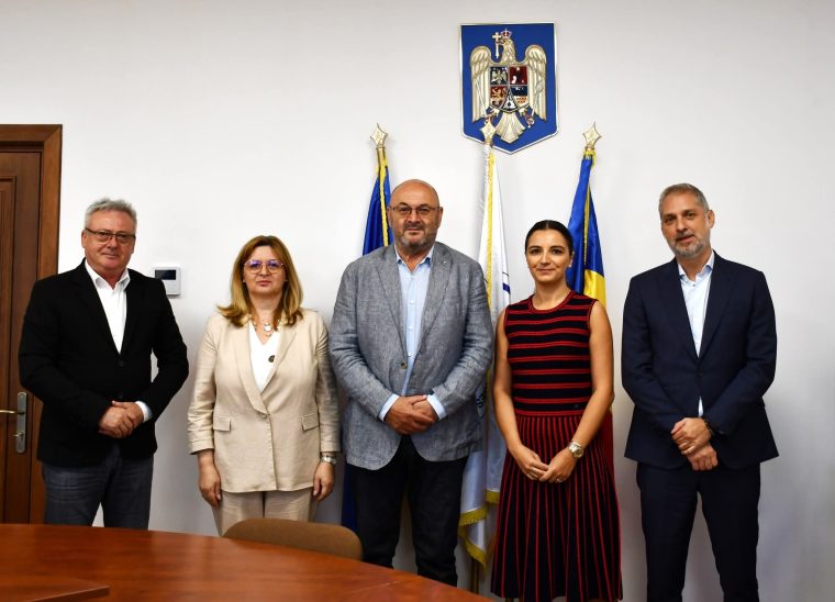 Intalnire de lucru intre CJ Arges si Consulatul Romaniei