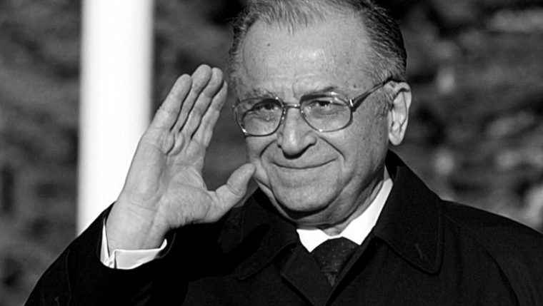 Ion Iliescu va fi inmormantat azi cu onoruri militare