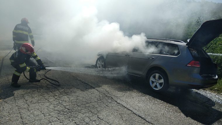 Masina in flacari intr o comuna argesana