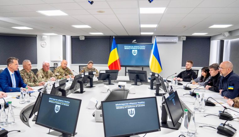 Ministrul Apararii din Ucraina anunta ajutor militar din Romania