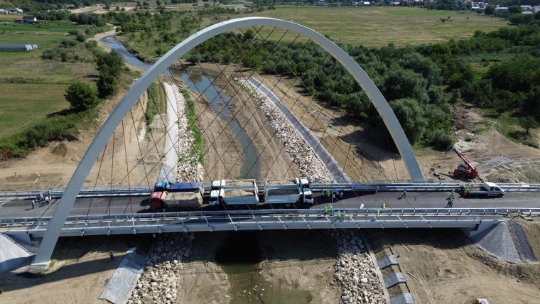 Mioveni Podul cu cel mai mare arc parabolic din Romania aproape de inaugurare Imagini spectaculoase