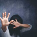 O femeie moare saptamanal din cauza violenei domestice