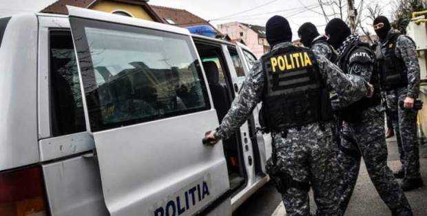 Perchezitii la Aninoasa Arges Patru suspecti retinuti