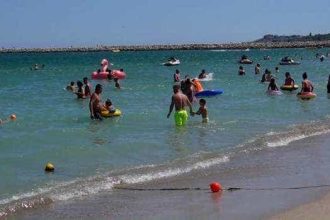 Peste 200000 de turisti asteptati pe litoral de Sfanta Maria