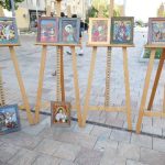 Pites ti Icoanele pictate de copii in Piata Primariei