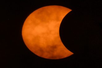 Prima eclipsa totala de Luna din 6 ani