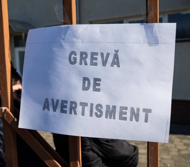 Primariile din tara intra in greva vineri