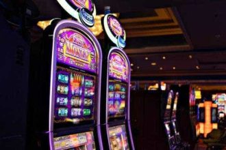 Romanii au cheltuit un miliard euro la cazinouri online