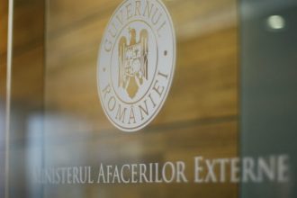 Romanii din strainatate vor reincepe sa plateasca taxe