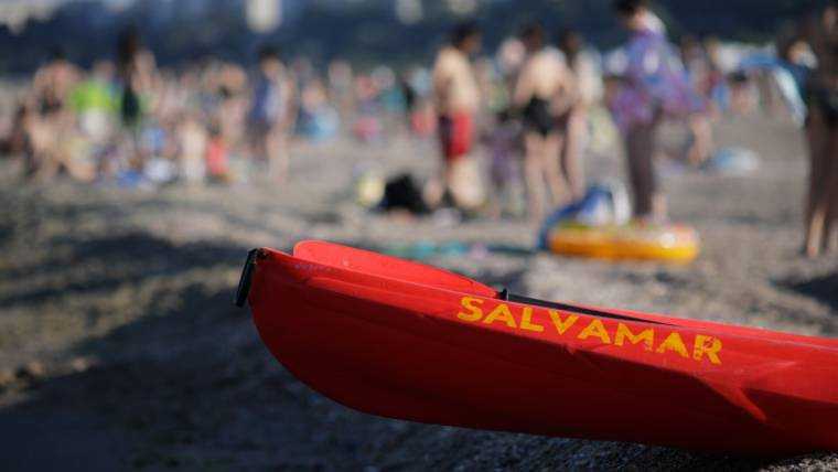 Un barbat de 35 de ani a murit innecat salvnd doi copii