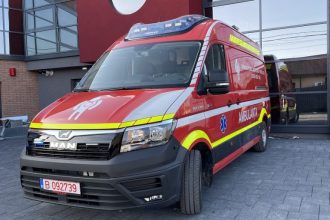 3 masini cu numere romanesti lovite de un camion in Bulgaria Doi morti