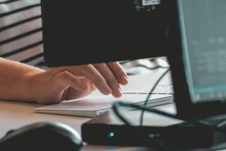 Amenintare pe e mailul unei scoli din Pitesti