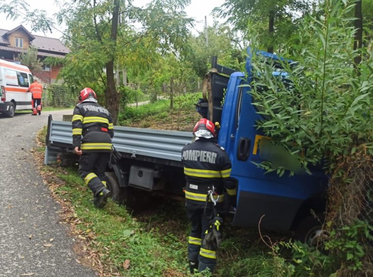 Arges Masina rasturnata a intervenit ambulanta