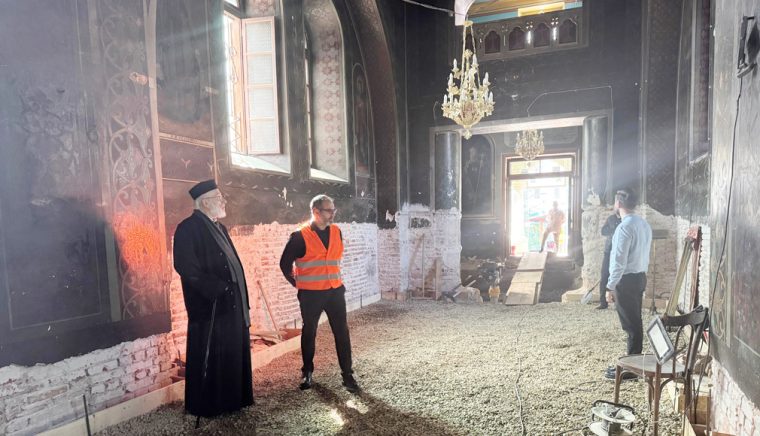 Calinic a vizitat santierul Bisericii Sf Mina dupa descoperirea a 200 de schelete umane Arhiepiscopul anunta o carte pe aceasta tema